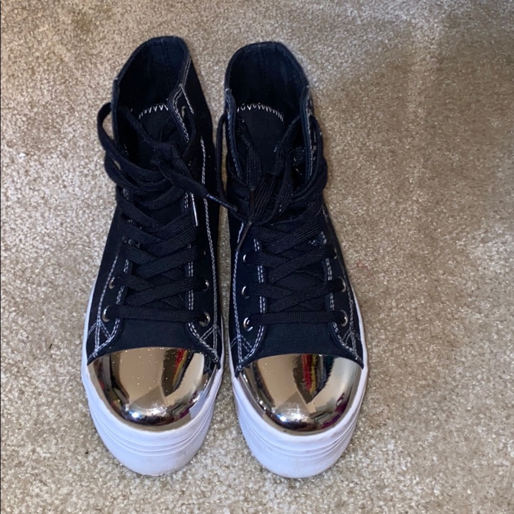 Platform sneakers